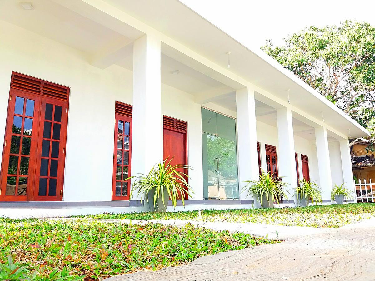 A&B Resort Negombo Kudapaduwa Экстерьер фото