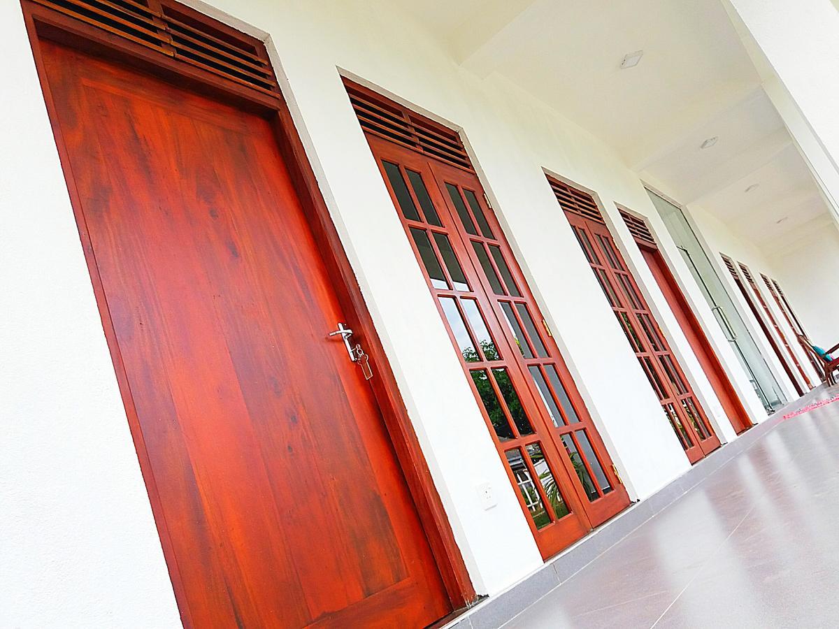 A&B Resort Negombo Kudapaduwa Экстерьер фото