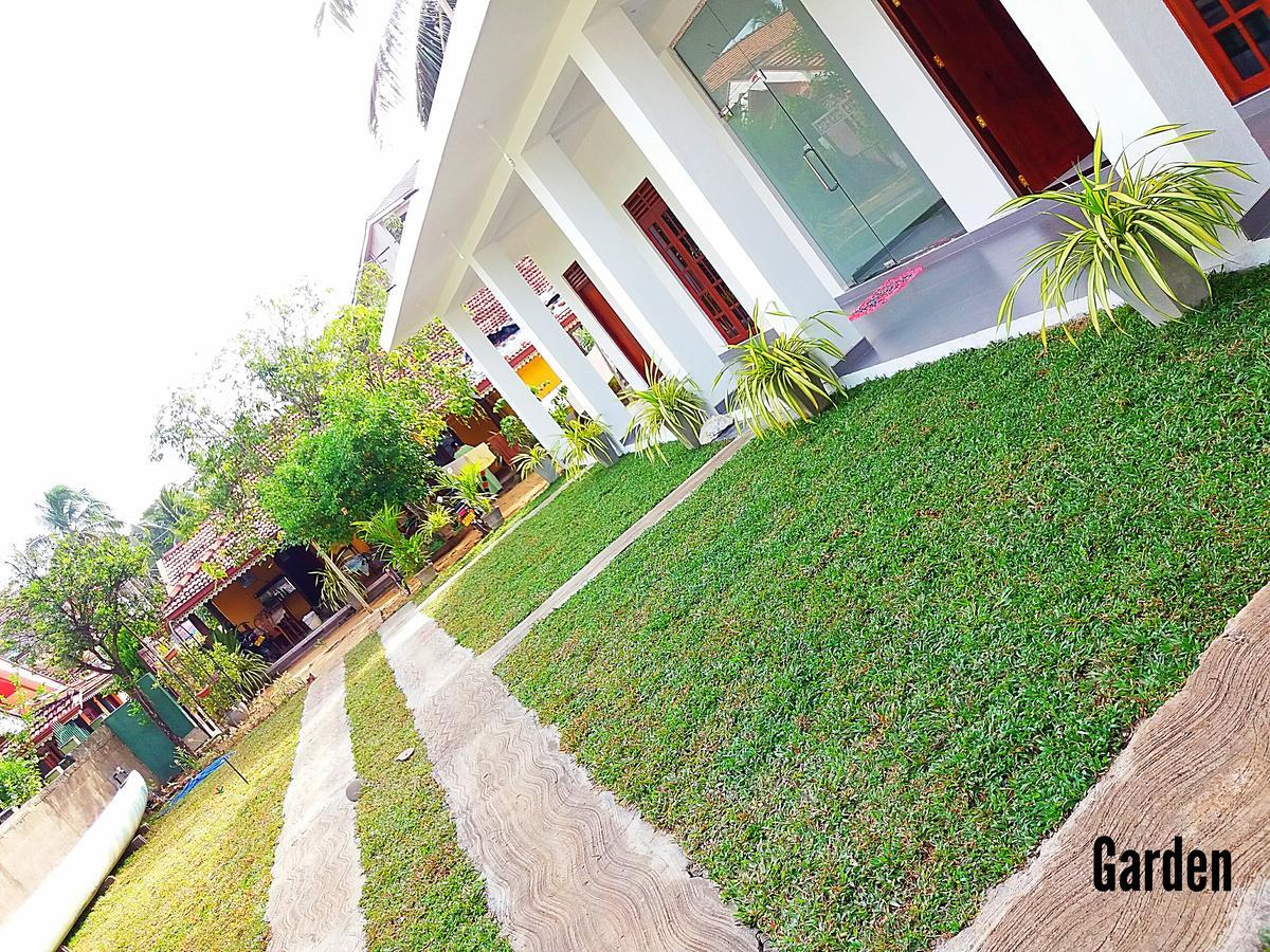 A&B Resort Negombo Kudapaduwa Экстерьер фото