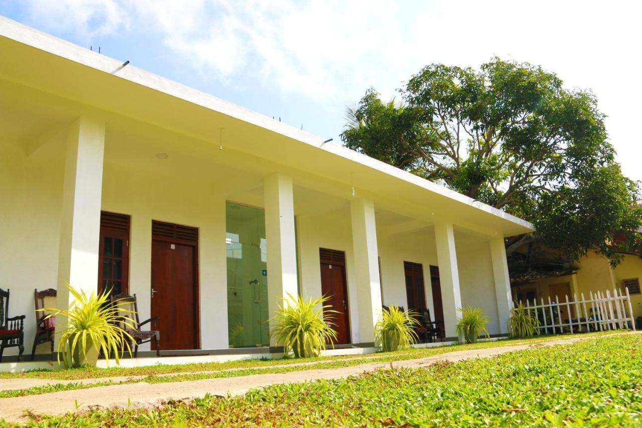 A&B Resort Negombo Kudapaduwa Экстерьер фото